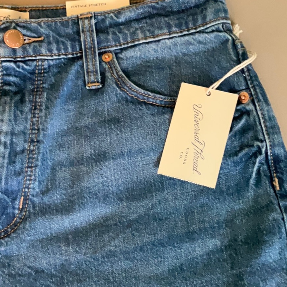 NWT Universal Threads ~ Vintage Bermuda Blue Jean Shorts - Picture 2 of 9